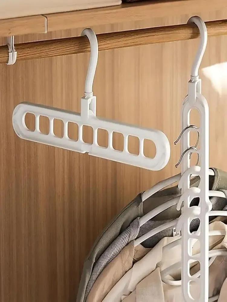 منظم علاقات الملابس